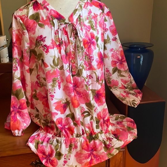 Jones New York beautiful floral blouse - Picture 1 of 6